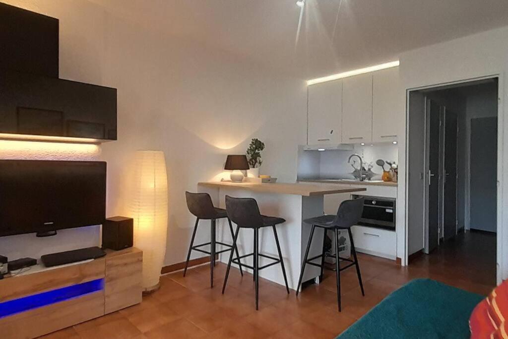 Studio 4 Pers Coeur Du Lavandou 5Mn A Pied Des Plages Le Lavandou Dış mekan fotoğraf